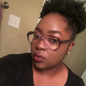 Meet your Posher, Evelyn